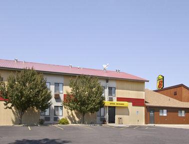 Super 8 By Wyndham Luverne Екстериор снимка